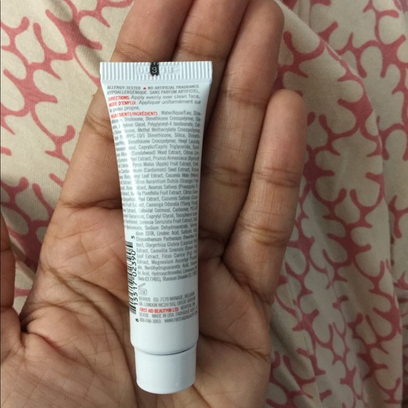 First aid beauty pore be gone primer - Picture 2 of 2